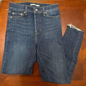 Levi Wedgie Skinny Jean